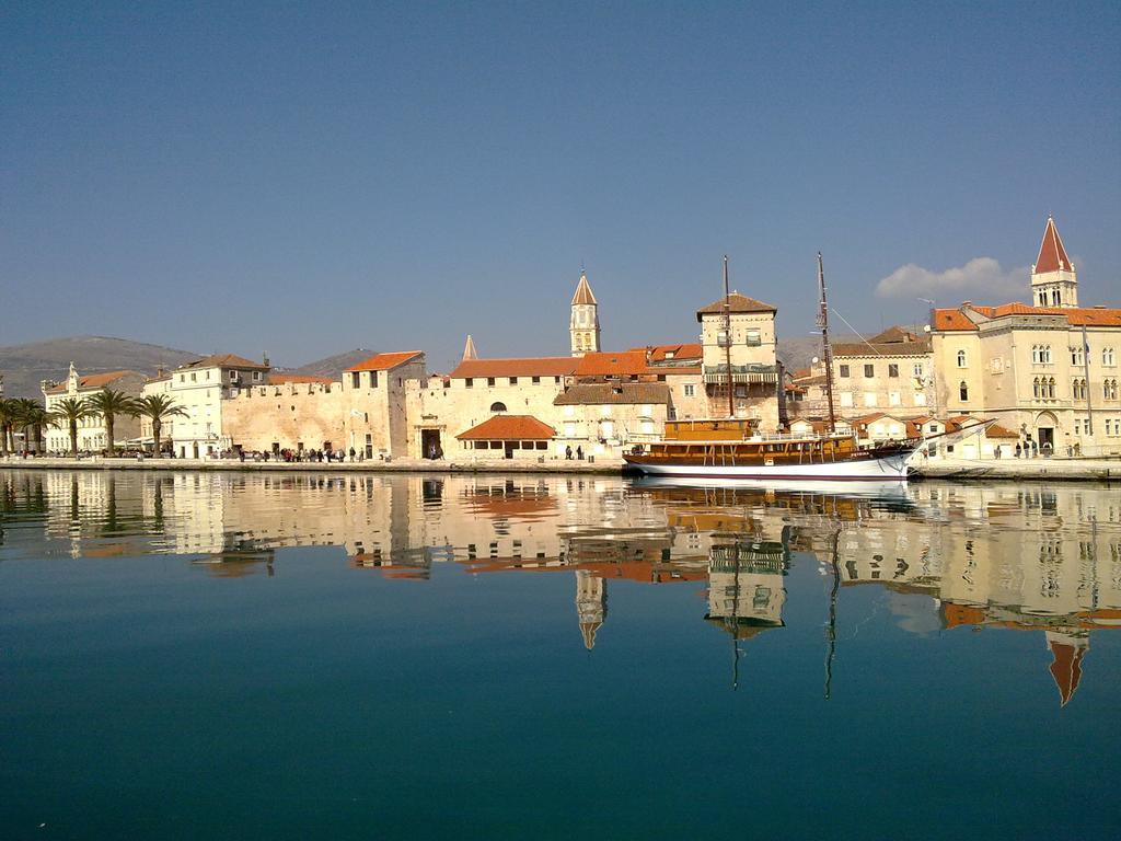 Apartments Mirjana Trogir Exteriör bild
