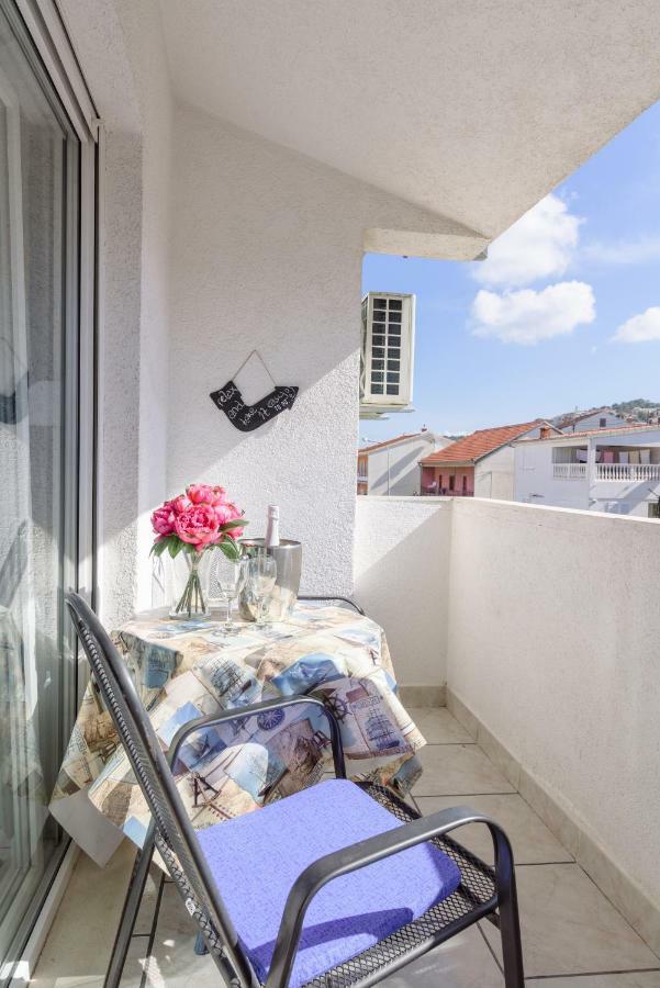 Apartments Mirjana Trogir Exteriör bild